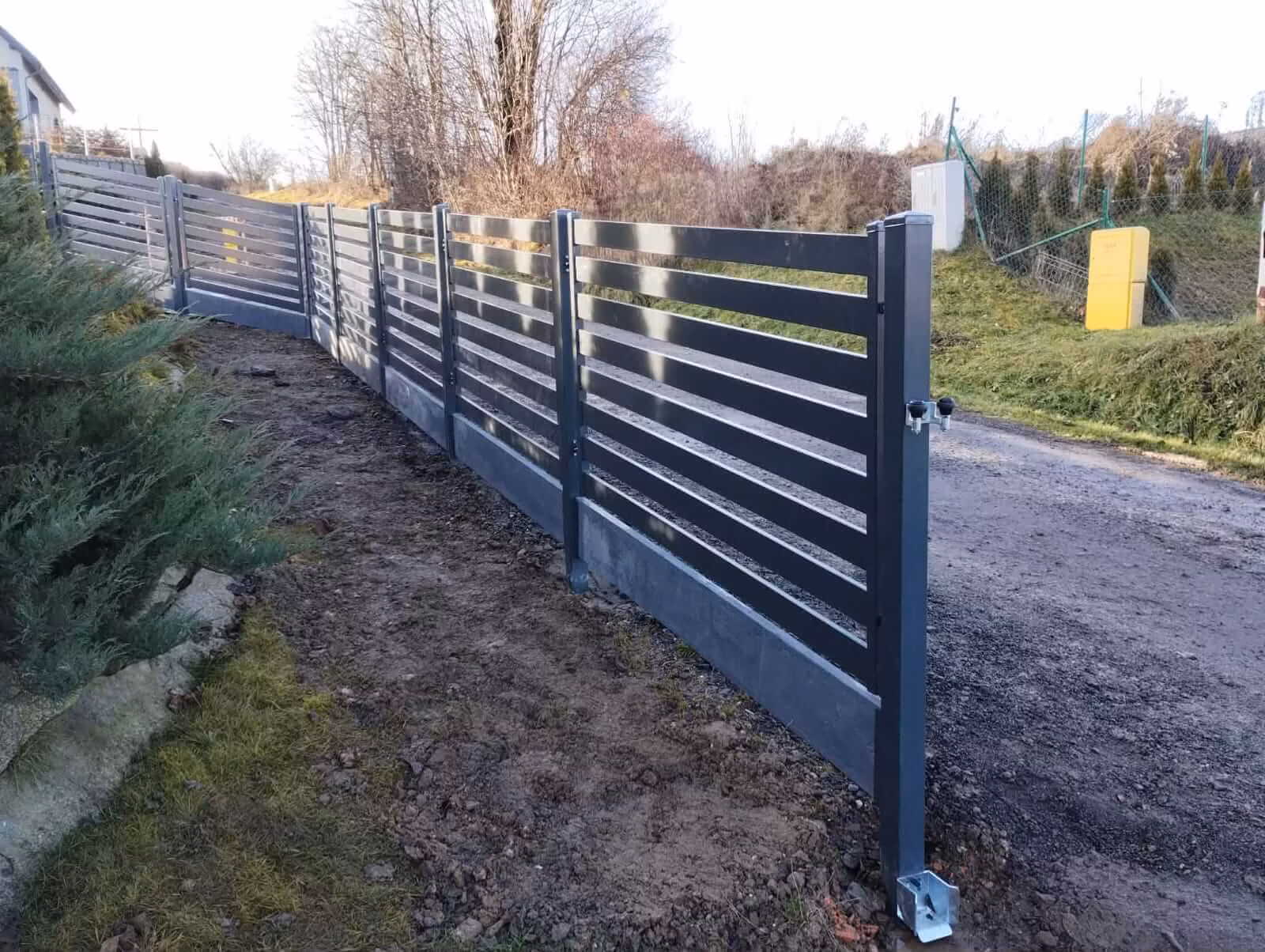 Ogrodzenie frontowe mieroszow 01