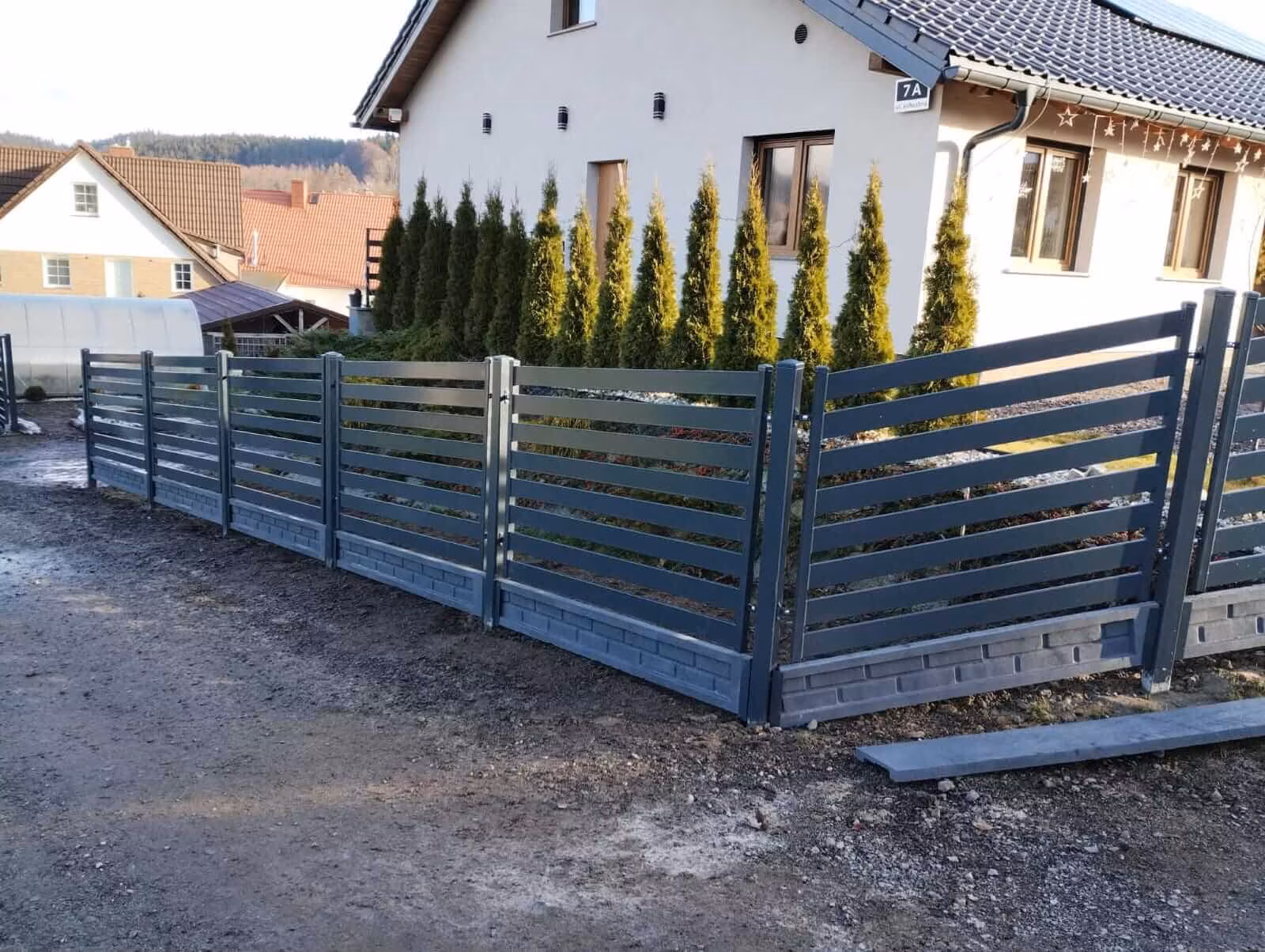 Ogrodzenie frontowe mieroszow 02