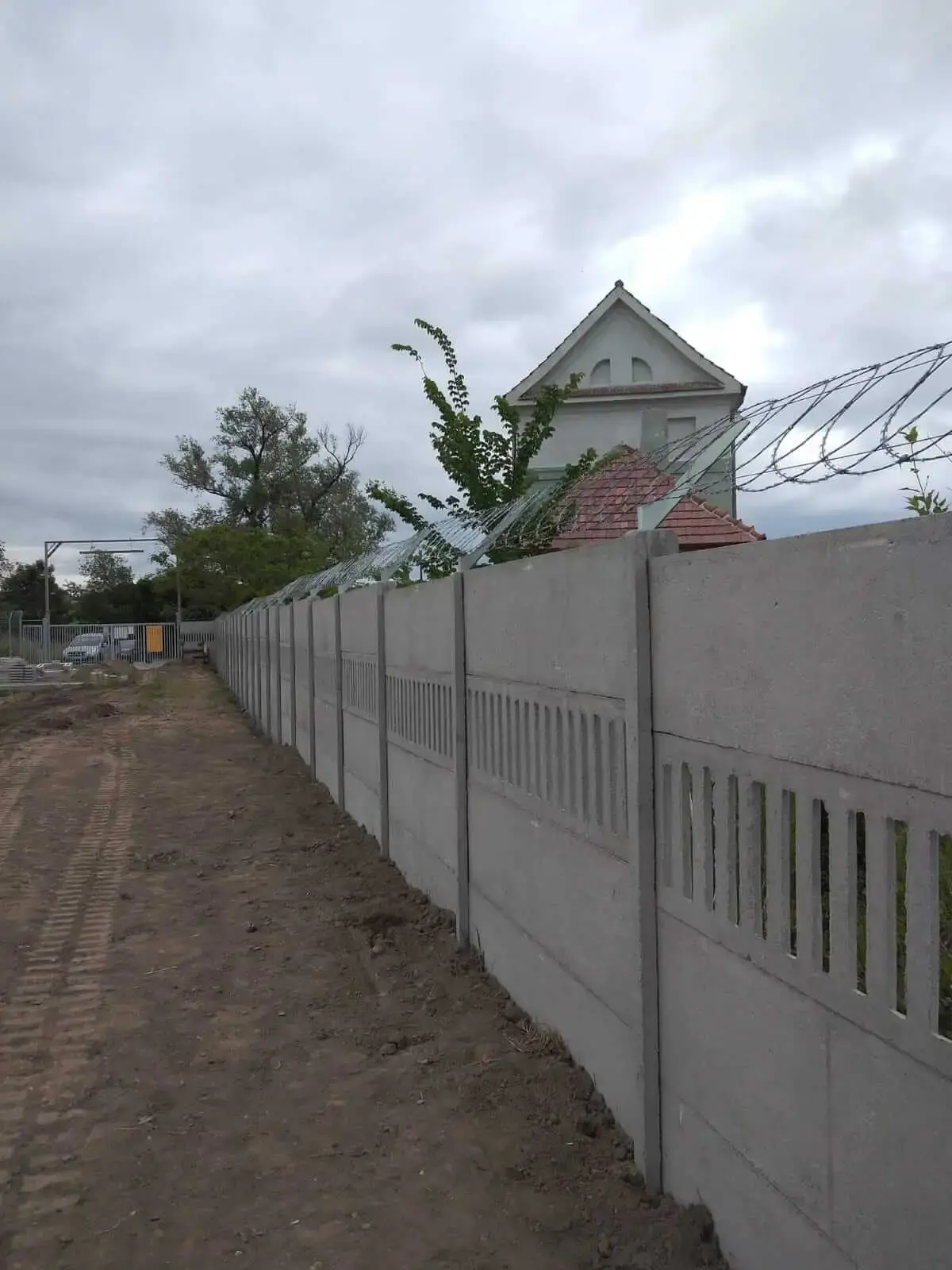 Ogrodzenie betonowe stacja elektryczna Ziebice 02