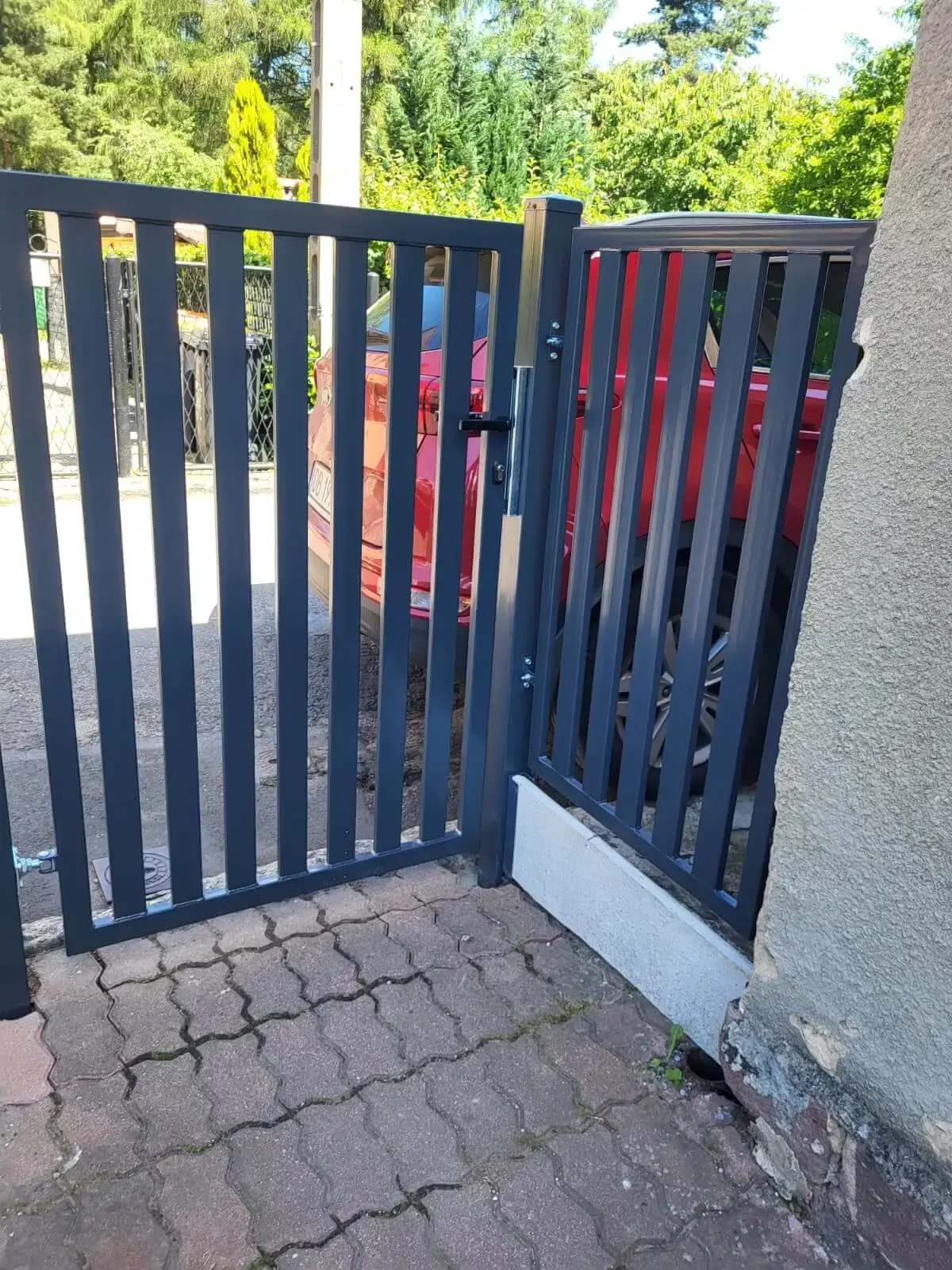 Ogrodzenie frontowe z profili pionowych 60x20 mieroszow 09