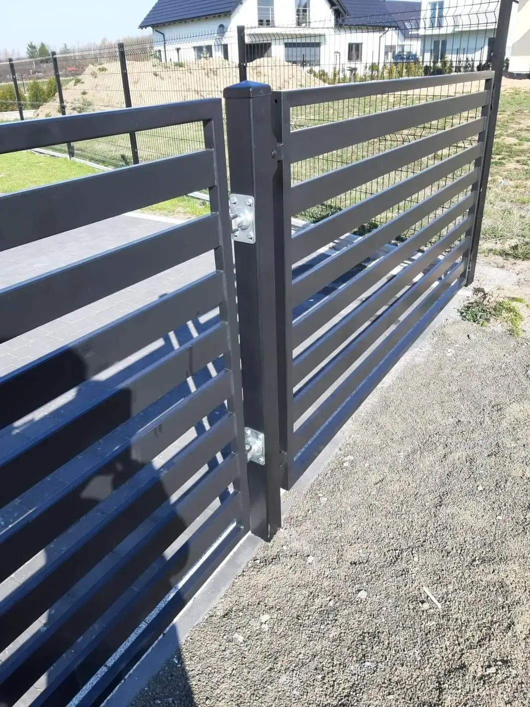 Ogrodzenie frontowe z profili poziomych Walbrzych 01