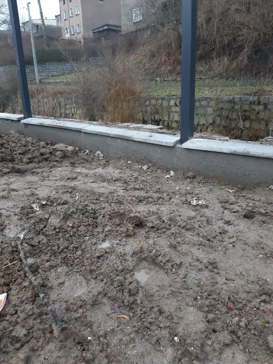 Ogrodzenie z profili pionowych 20x20 mieroszow 02