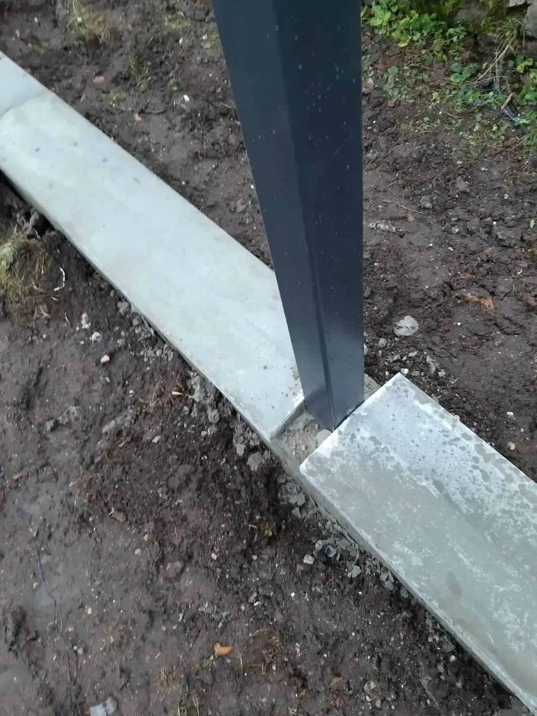 Ogrodzenie z profili pionowych 20x20 mieroszow 04