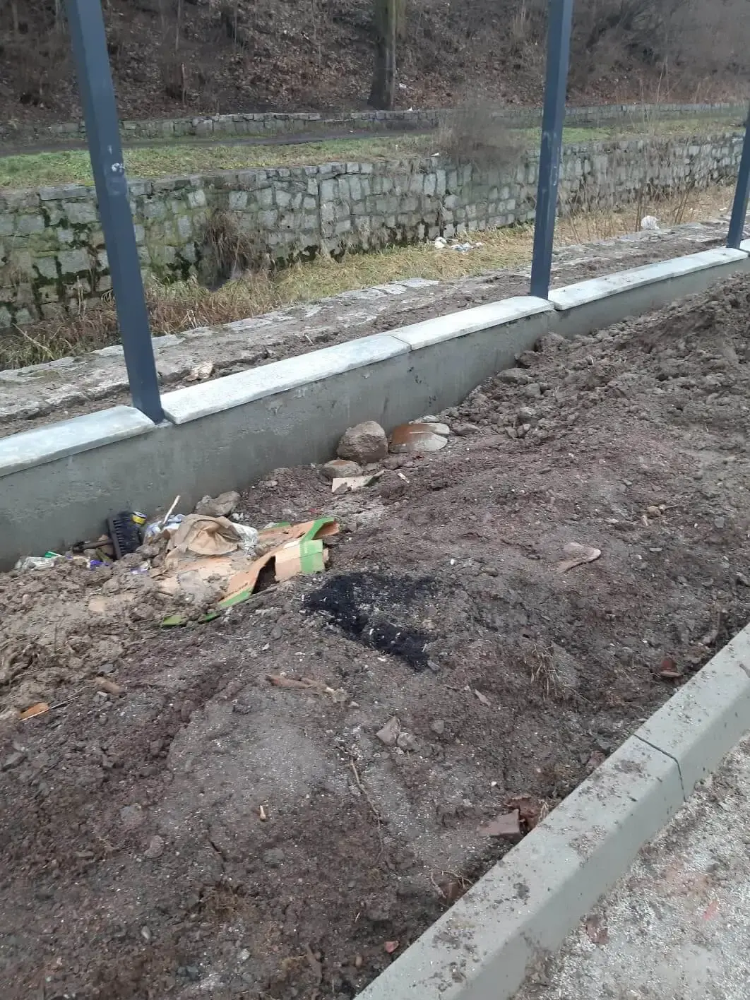 Ogrodzenie z profili pionowych 20x20 mieroszow 07