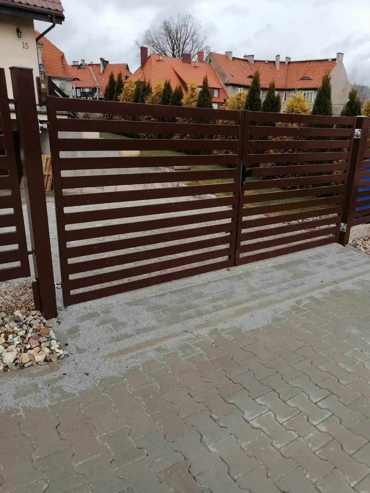 Ogrodzenie z profili poziomych 80x20 Mieroszow 01