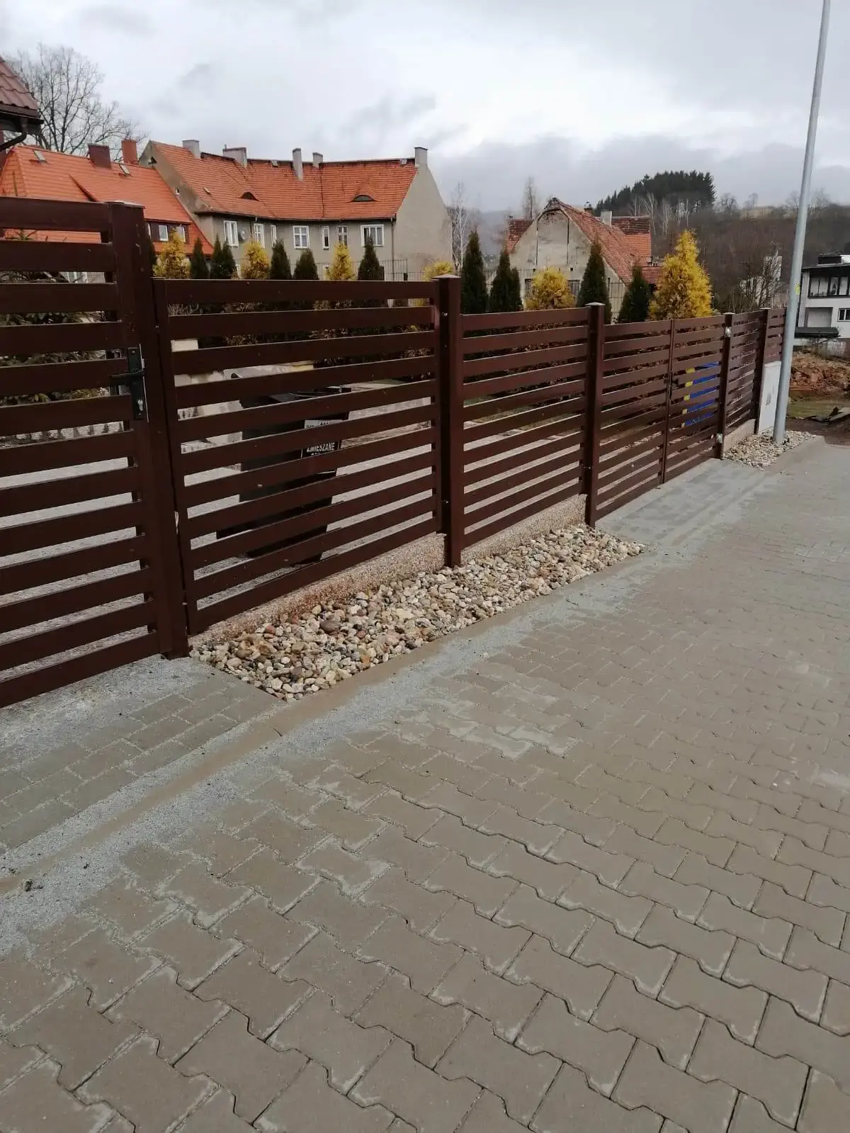 Ogrodzenie z profili poziomych 80x20 Mieroszow 02