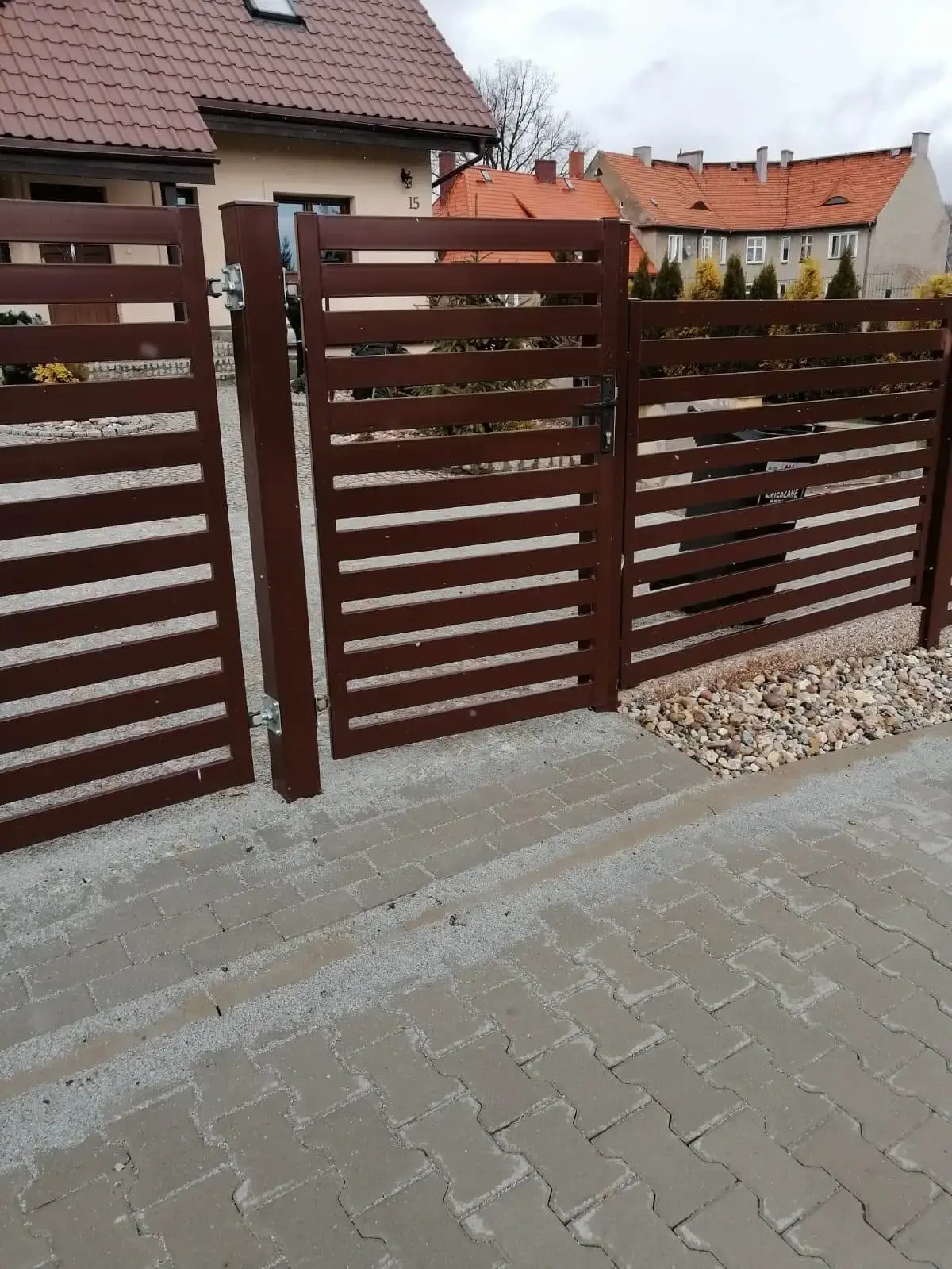 Ogrodzenie z profili poziomych 80x20 Mieroszow 05