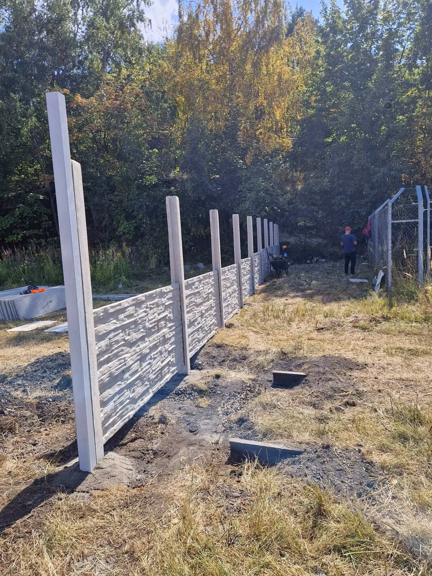 Wytrzymale ogrodzenie betonowe z prefabrykow realizacja Dolny Slask 02