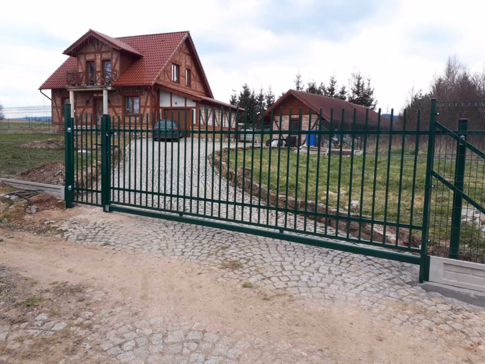 Brama przesuwna i ogrodzenie panelowe kamienna gora 03